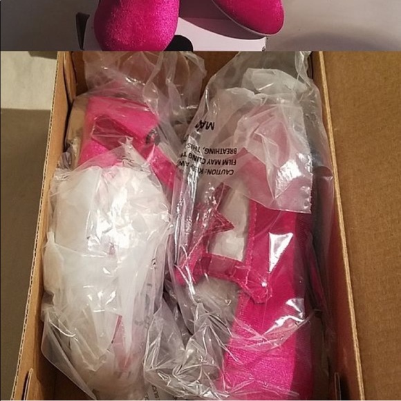 Shoes, Infant Girls Raspberry Mary Jane's - Picture 11 of 11